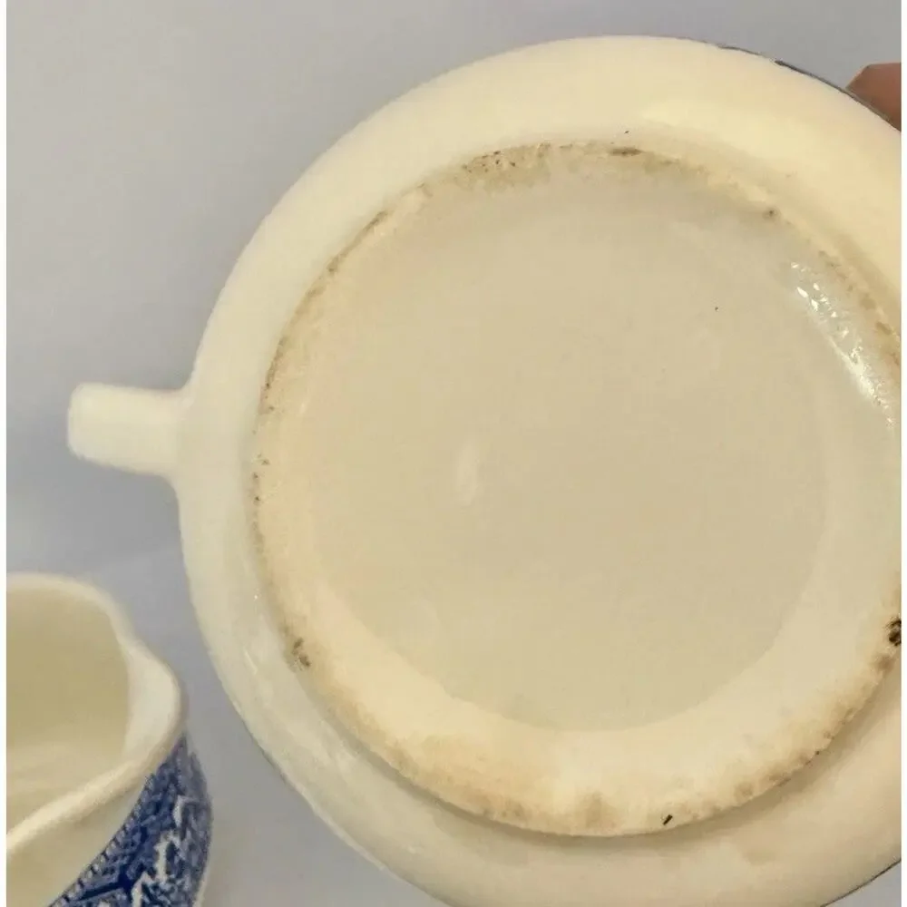 Blue Willow vintage cream